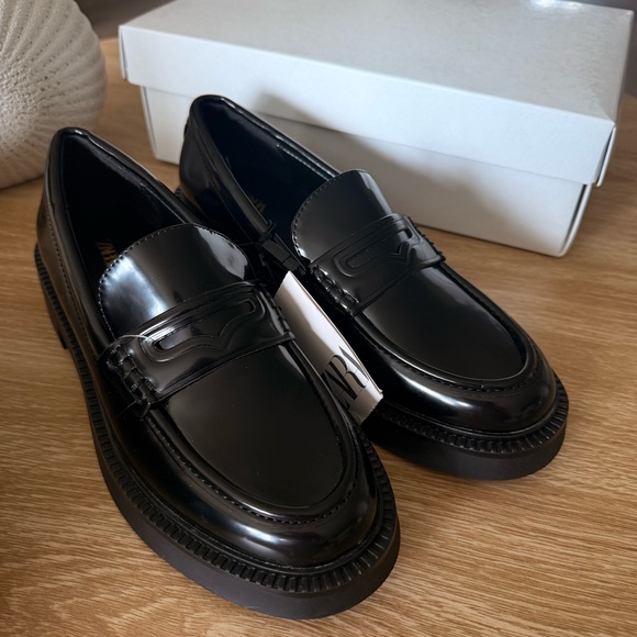 Zara Black Women's Loafers - Picture 1 of 3
